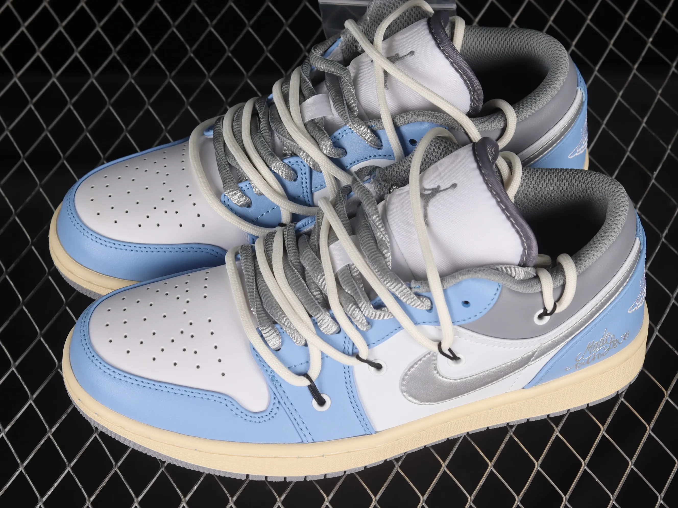 All categories Air Jordan Jordan series basketball shoes Air Jordan 1 Low Z version Air Jordan 1 Low AJ1 Joe 1 customized version strap deconstruction sports culture basketball shoes 553558-053